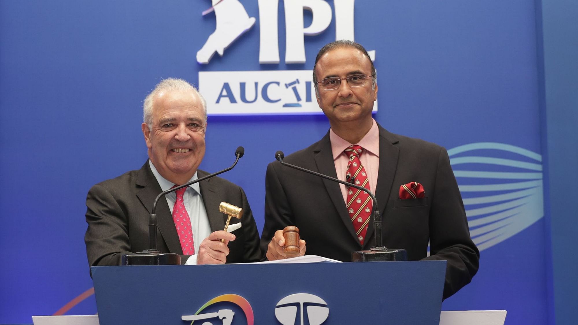 <div class="paragraphs"><p>Auctioneer Hugh Meades and Auctioneer Charu sharma during day two of the IPL Auction</p></div>