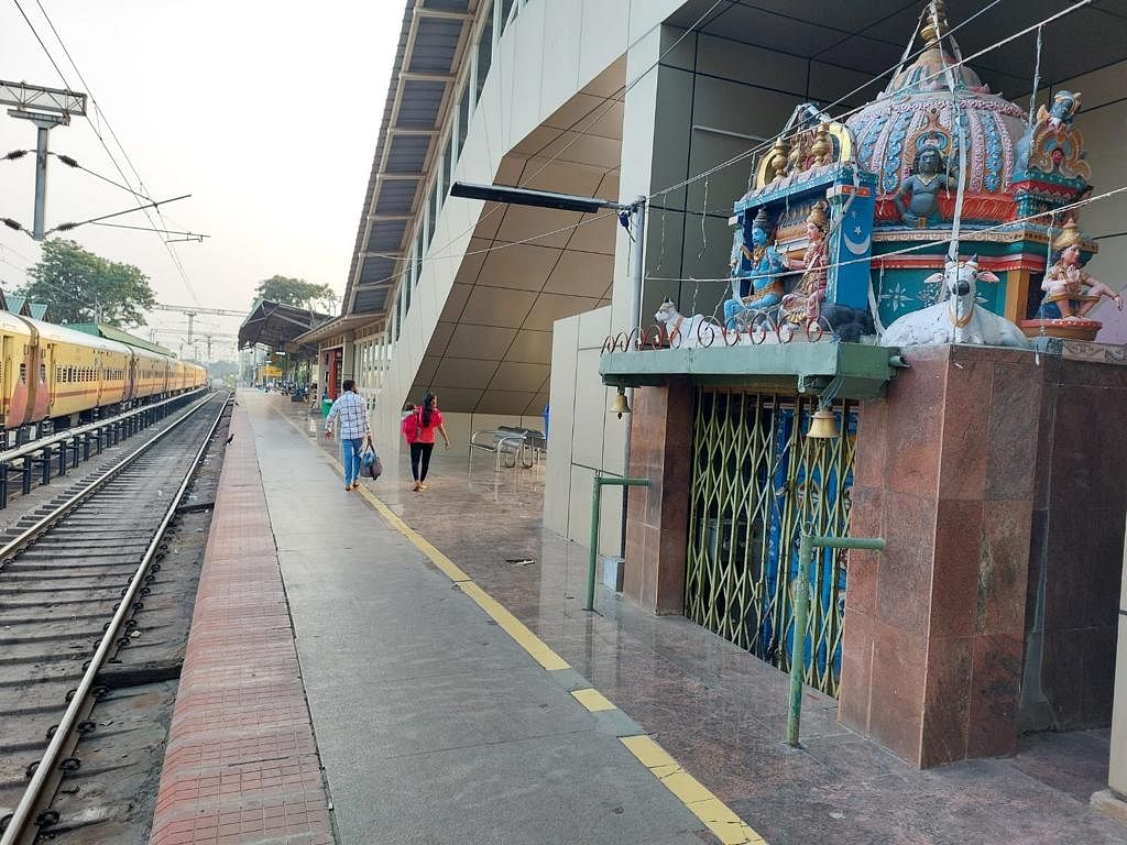 Notably, the railway station has at least two temples as well as a small room where Christians offer prayers.