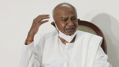 <div class="paragraphs"><p>HD Deve Gowda&nbsp;extended his support to the fight launched by Telangana Chief Minister (CM) K Chandrasekhar Rao against the religious polarisation of politics by the Bharatiya Janata Party (BJP) government at the Centre.</p></div>