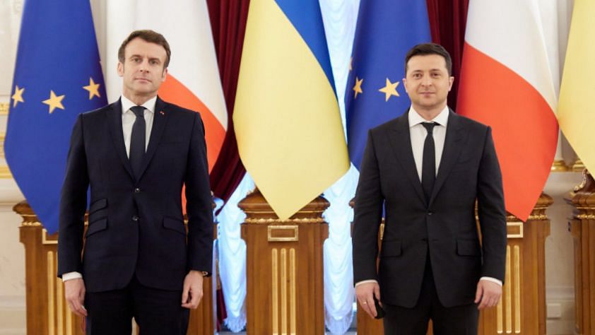 <div class="paragraphs"><p>Emmanuel Macron (left) with&nbsp;Volodymyr Zelenskyy (right) in February, 2022.</p></div>