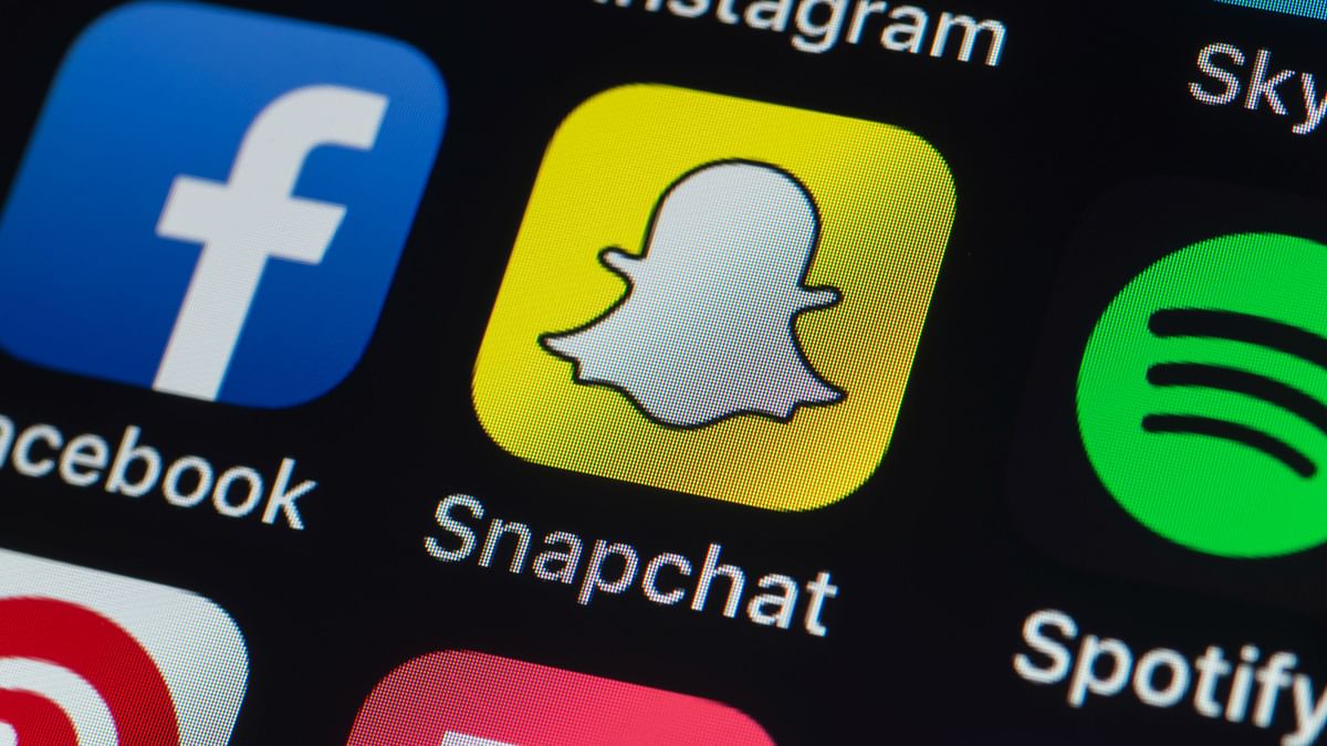 Snapchat Just Fell 40%, Dragging Other Social Media Stocks With It – Here’s Why