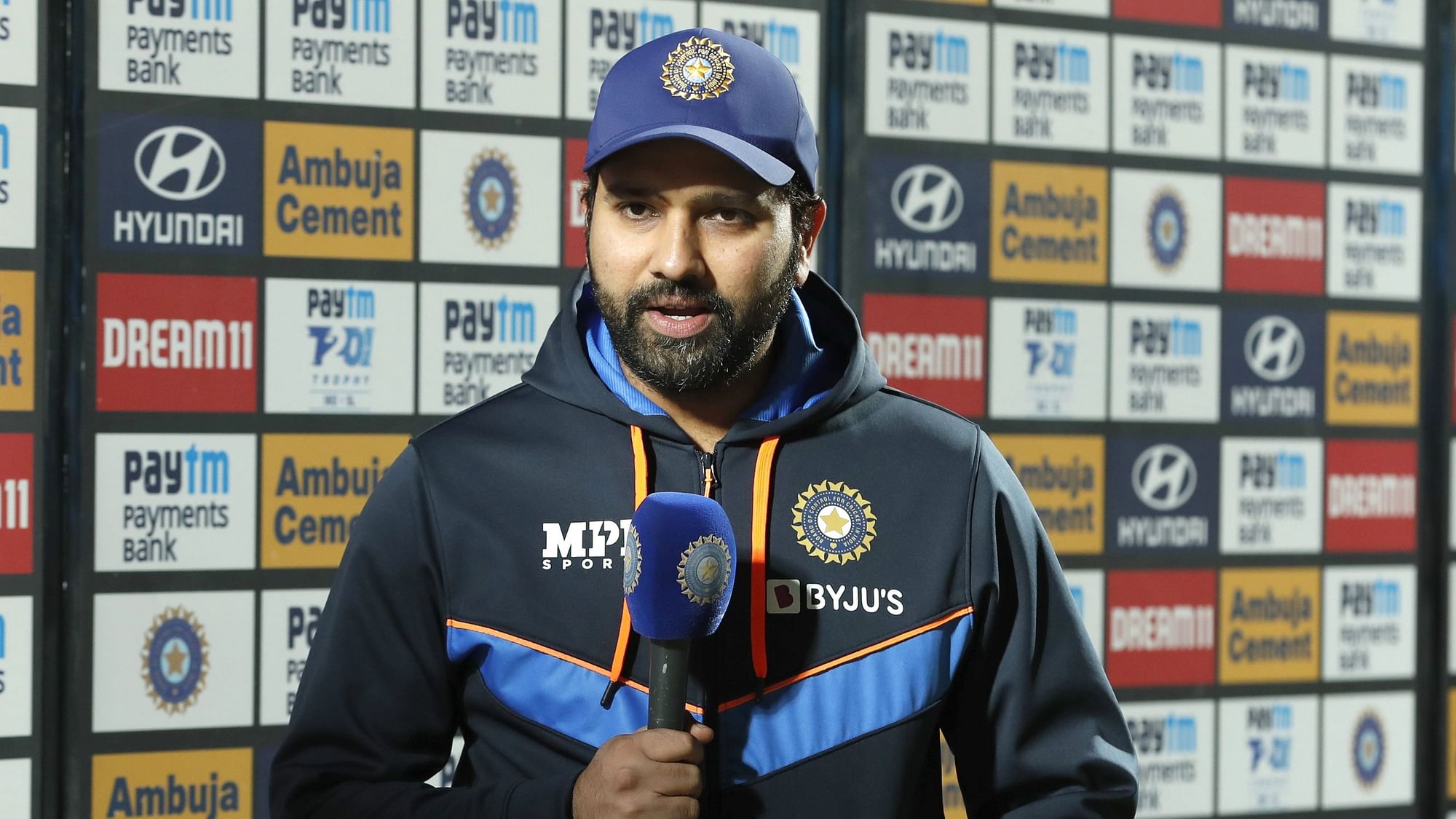 <div class="paragraphs"><p>Rohit Sharma speaking at the post match presentation.</p></div>