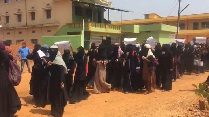 Karnataka Hijab Row: 58 Students in Shivamogga School Suspended for Protests