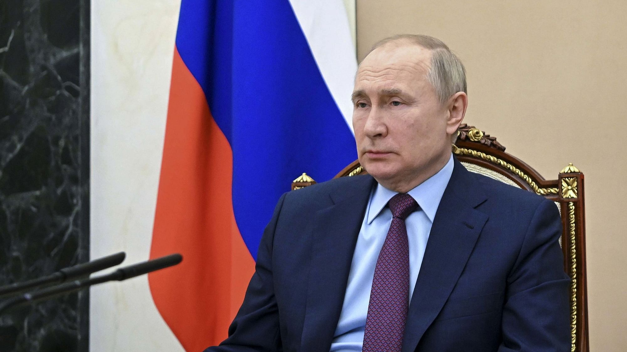 <div class="paragraphs"><p>Russian President Vladimir Putin listens to Russian Russian Defense Minister Sergei Shoigu during their meeting in Moscow.</p></div>