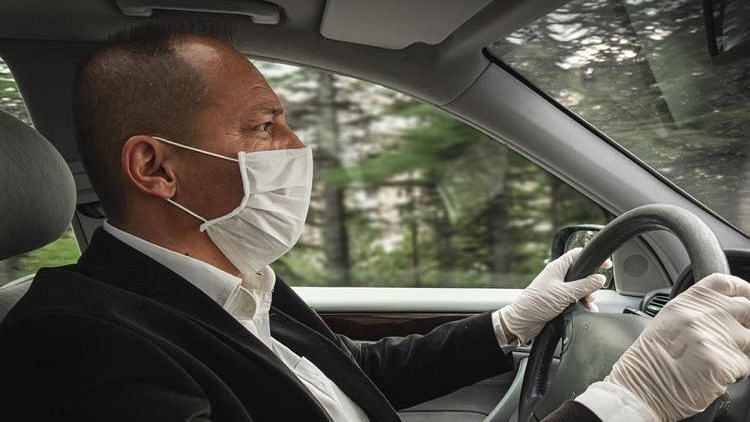 <div class="paragraphs"><p>The Delhi High Court on Tuesday, 1 February, called the state government's order requiring solitary drivers to wear COVID-19 masks in cars "absurd."</p></div>