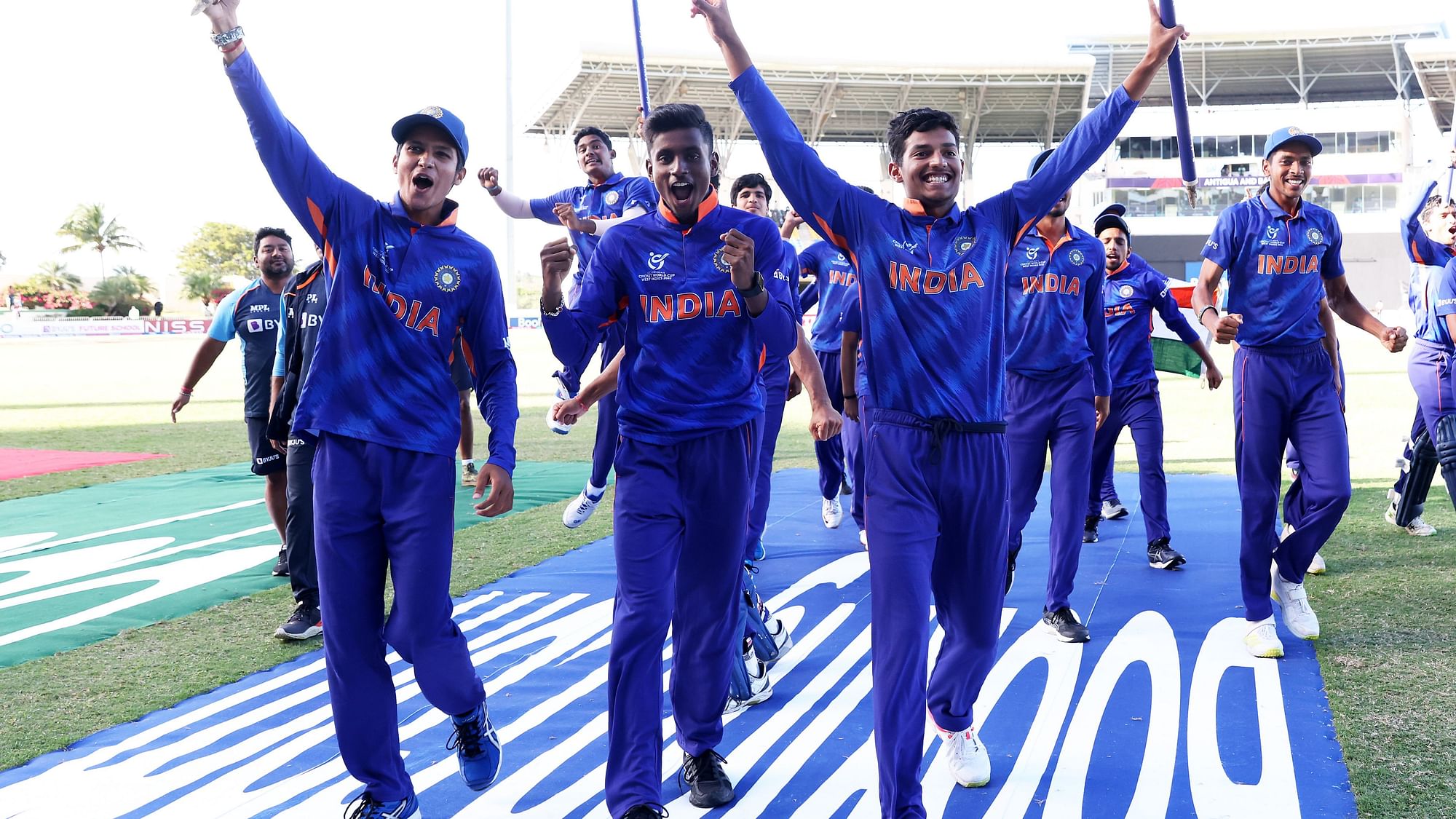 <div class="paragraphs"><p>India celebrate the U-19 World Cup win</p></div>