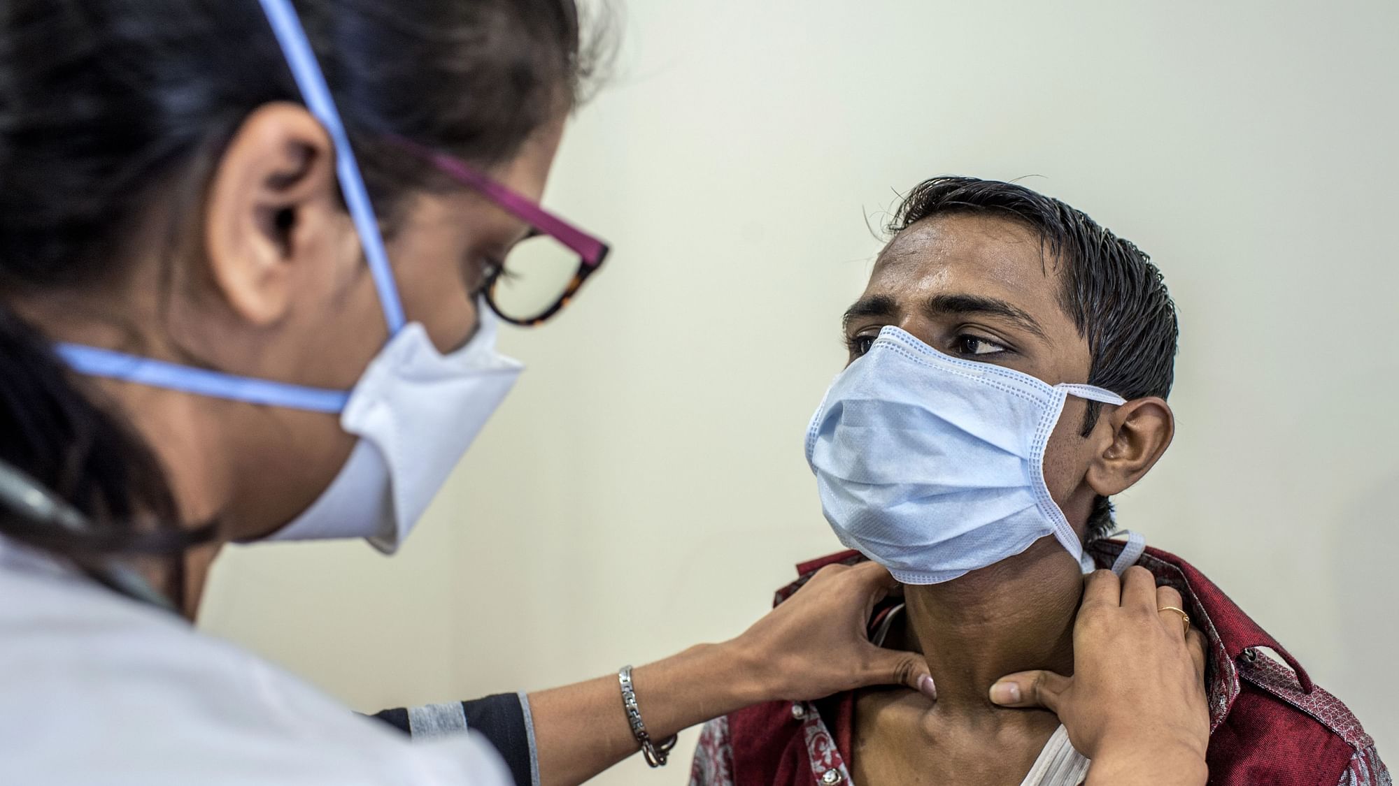 <div class="paragraphs"><p>XDR-TB patient Hanif, during his weekly consultation with Dr. Joan, at MSF’s clinic in Mumbai.</p></div>