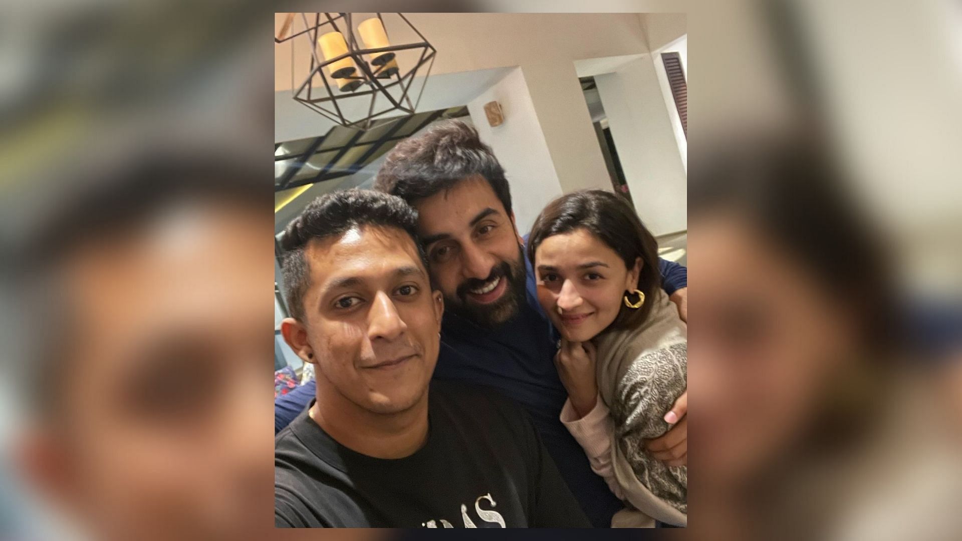 <div class="paragraphs"><p>Alia Bhatt and Ranbir Kapoor with their private chef, Shastry.</p></div>