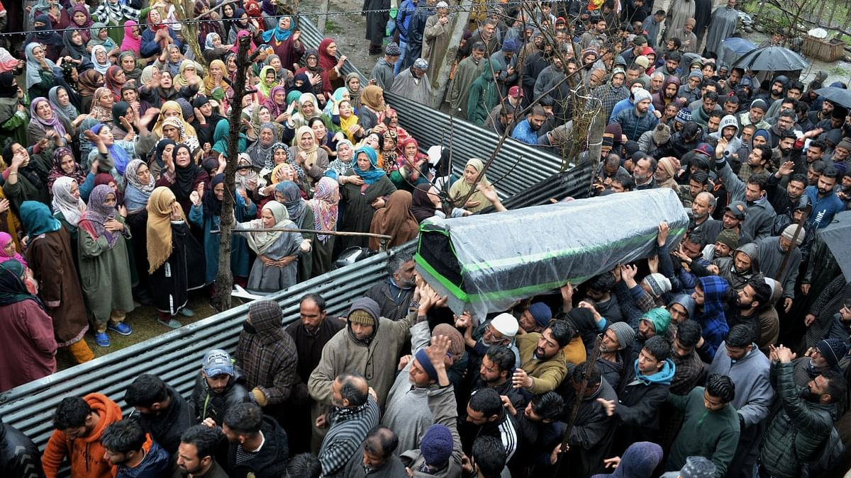 Srinagar: Hundreds Attend Funeral of Rafiya Jan, Woman Killed in Grenade Attack