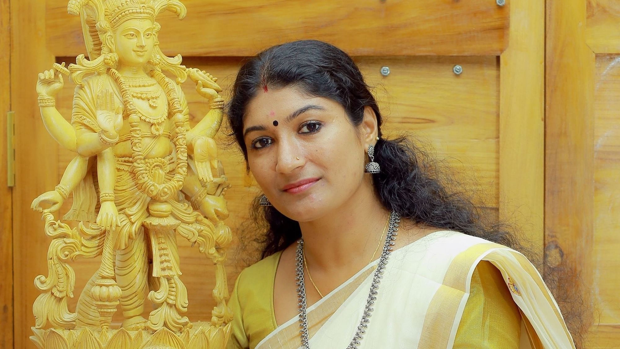 <div class="paragraphs"><p>Soumya Sukumaran, the founder-director of Kalanjali foundation of performing arts, alleged the temple authorities cancelled her dance performance scheduled for 21 April as she is a non-Hindu.</p></div>