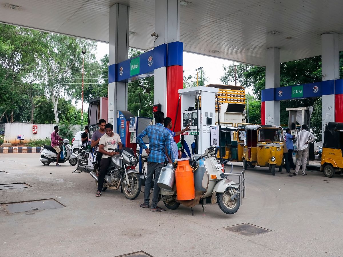 Petrol, Diesel Prices Hiked for Second Day in a Row, Go Up By 80 Paise per Litre
