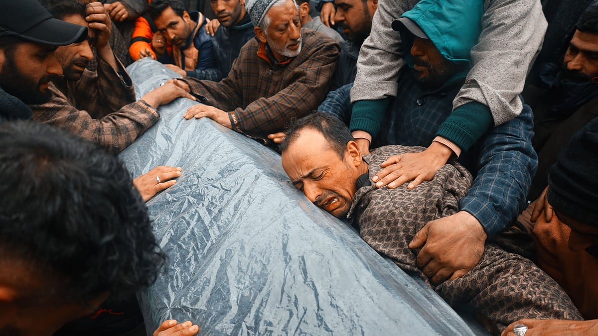 J&K Grenade Blast: Why Is Srinagar at the Centre of 'Hybrid' Militant Activity? - Vimarsana News