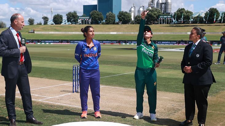 <div class="paragraphs"><p>Women's World Cup: Mithali Raj won the toss and elected to bat first vs Pakistan.</p></div>