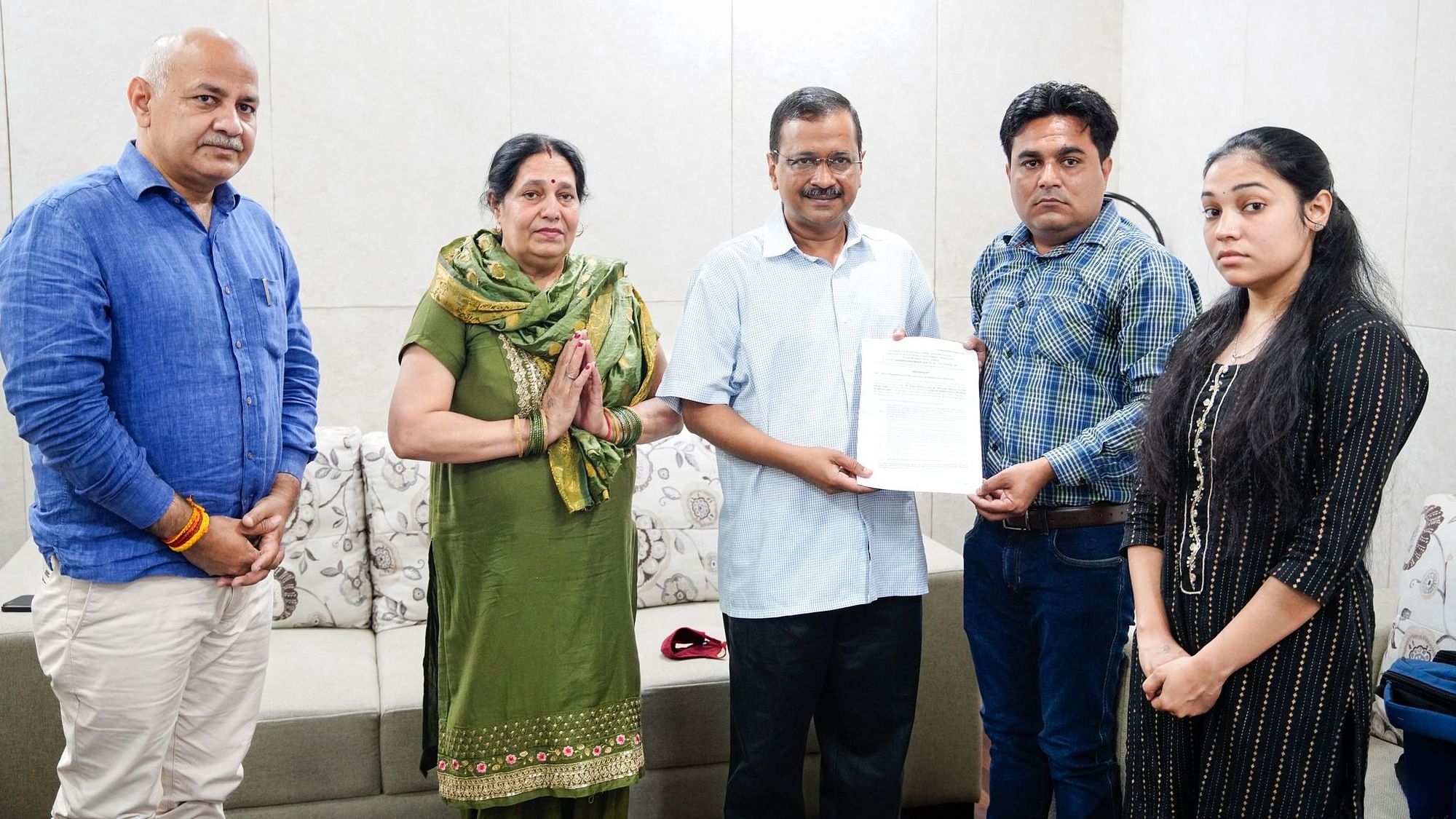 <div class="paragraphs"><p>Congratulating Ankur Sharma on the government job, CM Arvind Kejriwal and Deputy CM Manish Sisodia wished him a bright future and asked him to join as soon as possible.</p></div>