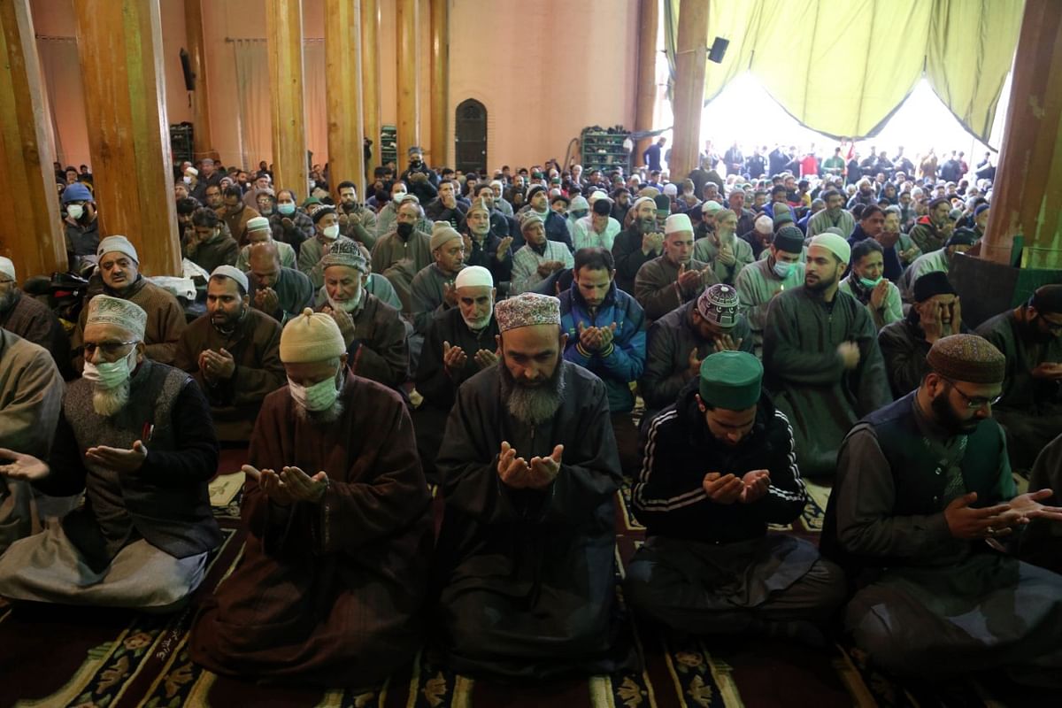 Over 3,000 devotees participated in the mandatory congregational Friday prayers at the historic Jamia Masjid here.