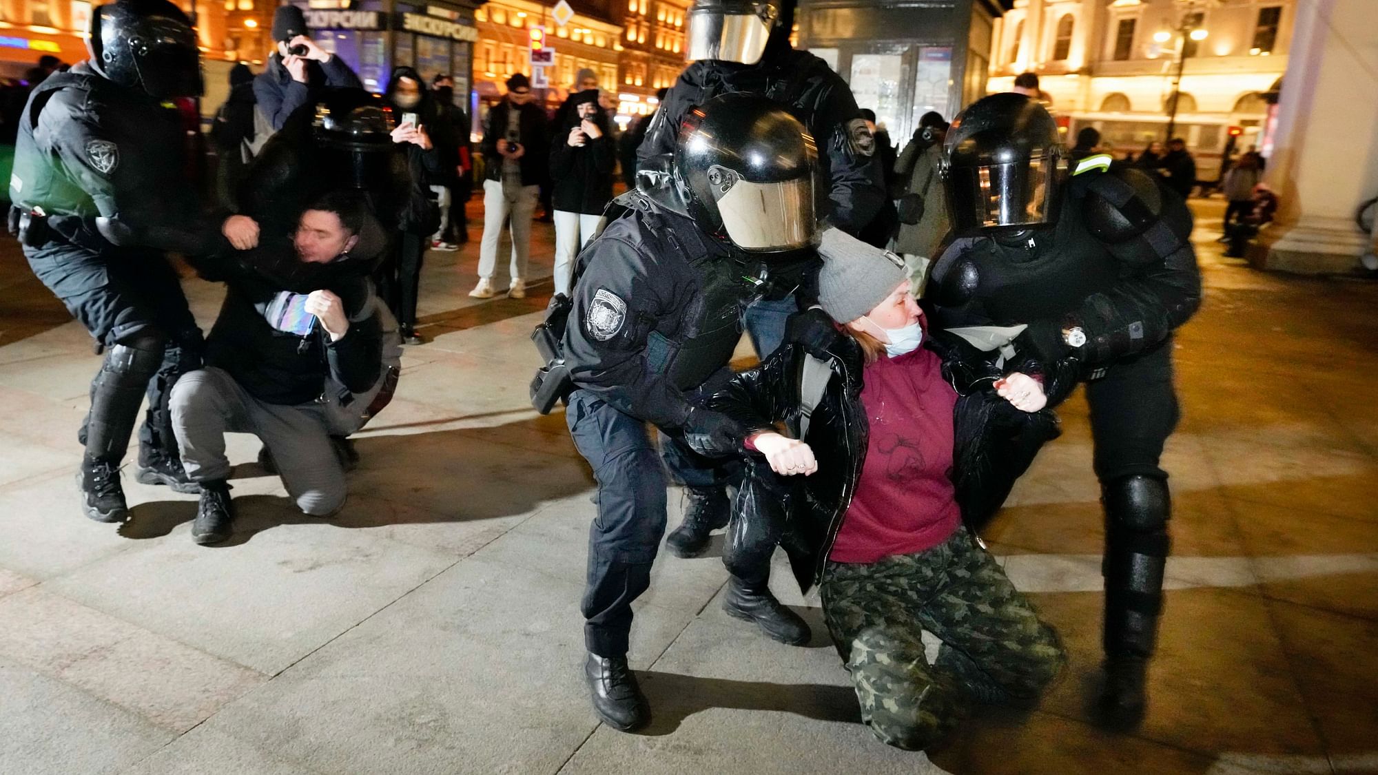 <div class="paragraphs"><p>Protests resumed on Tuesday, 1 March with people taking to the streets of Moscow and St Petersburg and other Russian towns despite mass arrests. </p></div>