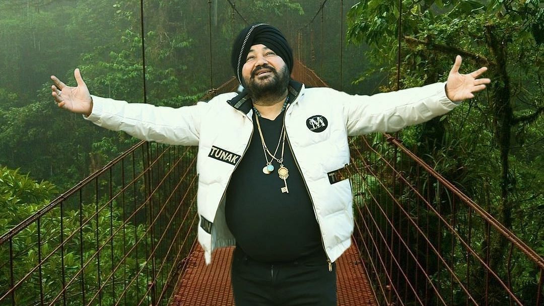 <div class="paragraphs"><p>Daler Mehndi is the first Indian singer to perform on Metaverse.</p></div>