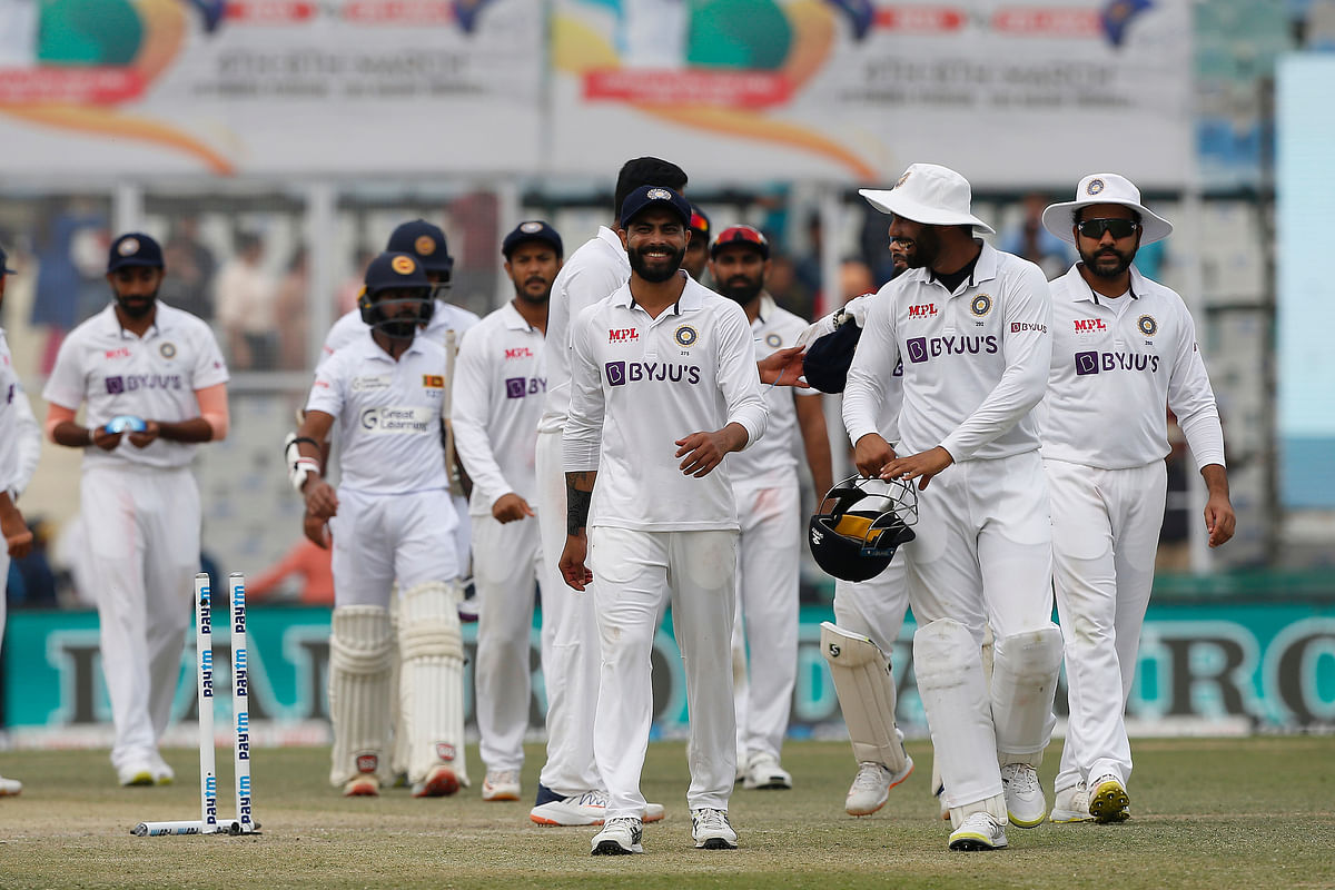 India have beaten Sri Lanka to take a 1-0 lead in the two match Test series.