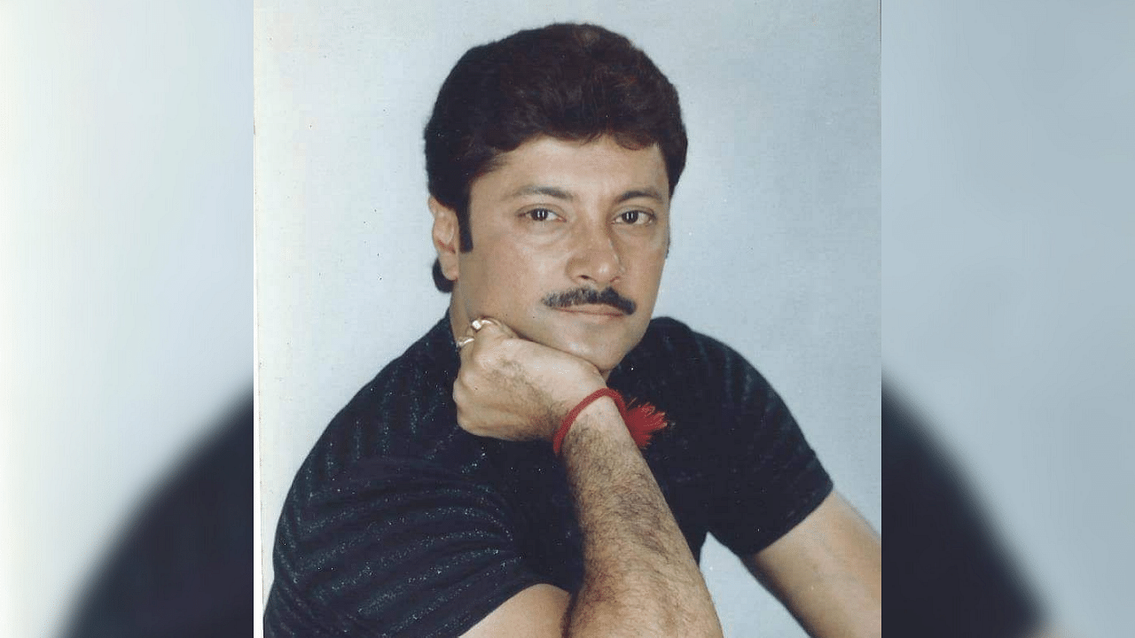 <div class="paragraphs"><p>Bengali actor Abhishek Chatterjee passes away.</p></div>