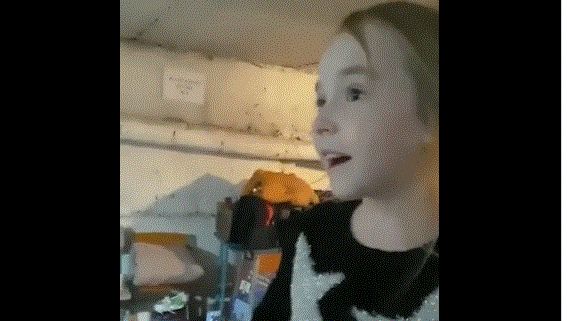 Ukrainian Girl Who Went Viral for Singing in Bomb Shelter Performs in Poland