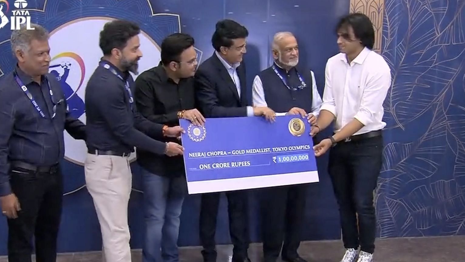 <div class="paragraphs"><p>Neeraj Chopra was felicitated with Rs 1 crore by the BCCI for his Tokyo Olympics gold medal.</p></div>