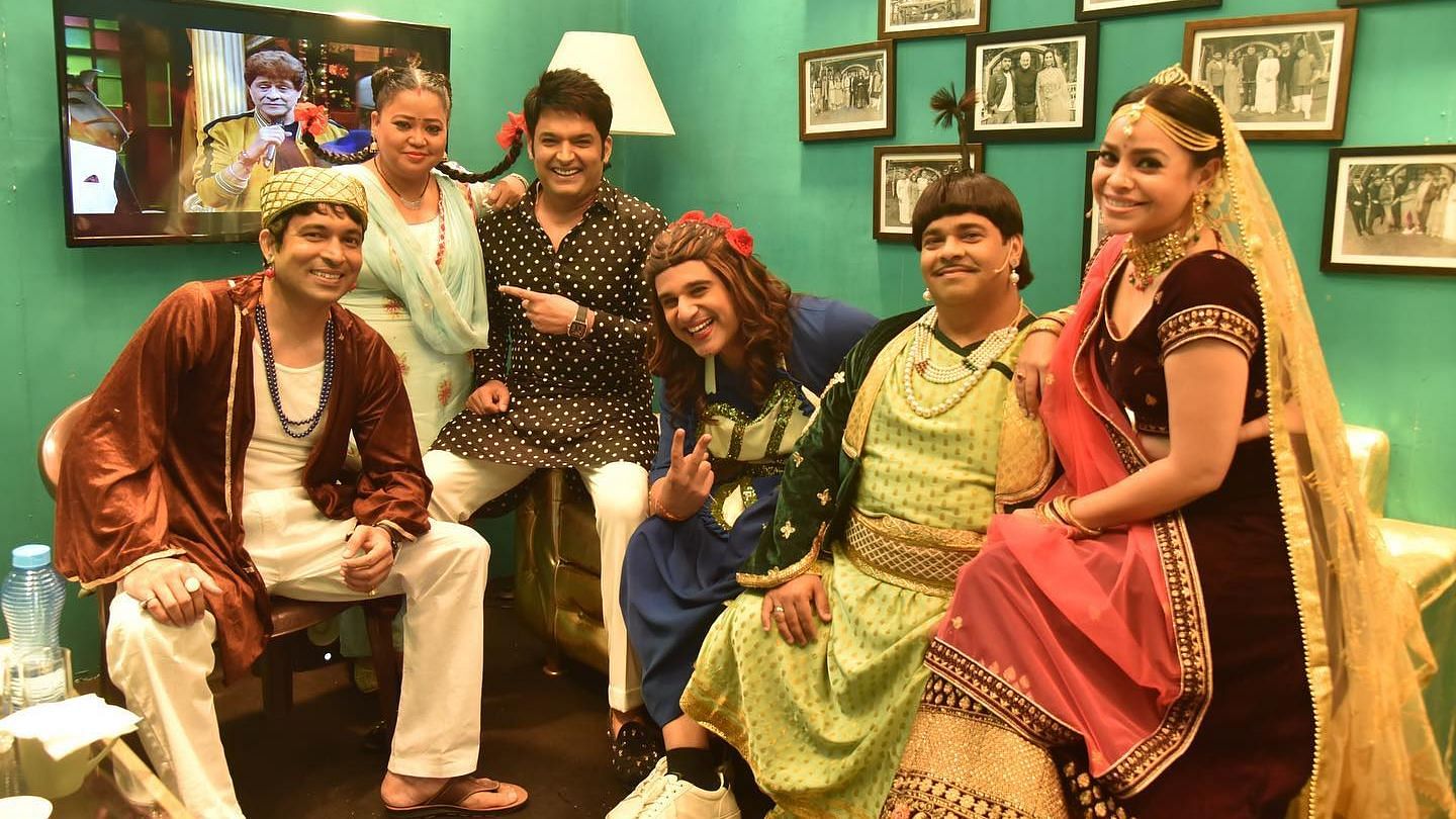 <div class="paragraphs"><p>Comedian Kapil Sharma with the cast of&nbsp;<em>The Kapil Sharma Show.</em></p></div>