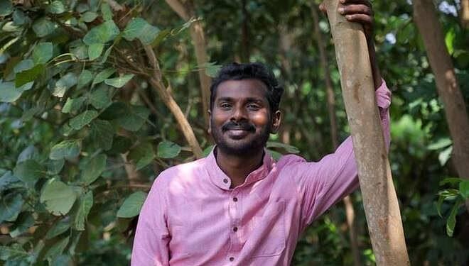 <div class="paragraphs"><p>Manikandan formed the organisation 'Kovai Kulangal Padhukappu Amaippu' in February 2017, and has been at the forefront of desilting lakes, ponds, and removing plastic wastes and Seemaikaruvelam trees.</p></div>
