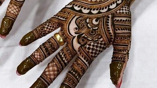 9 Famous Mehndi Artists In Delhi | Styles At Life