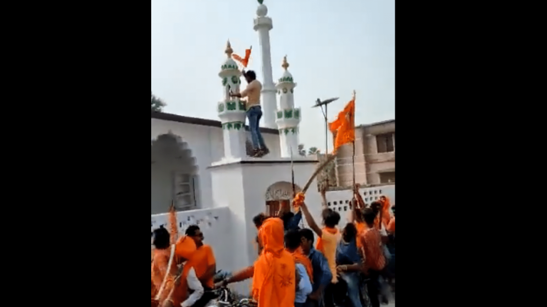 <div class="paragraphs"><p>The Bihar Police on Tuesday, 12 April, arrested three people for allegedly erecting a saffron flag atop a mosque in Muzaffarpur on Ram Navami day, news agency ANI reported Senior Superintendent of Police (SSP), Jayant Kant, as saying.</p></div>