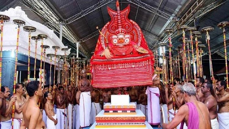 Protest Erupts After Kerala Temple Puts Up Board ‘Banning’ Entry of Muslims