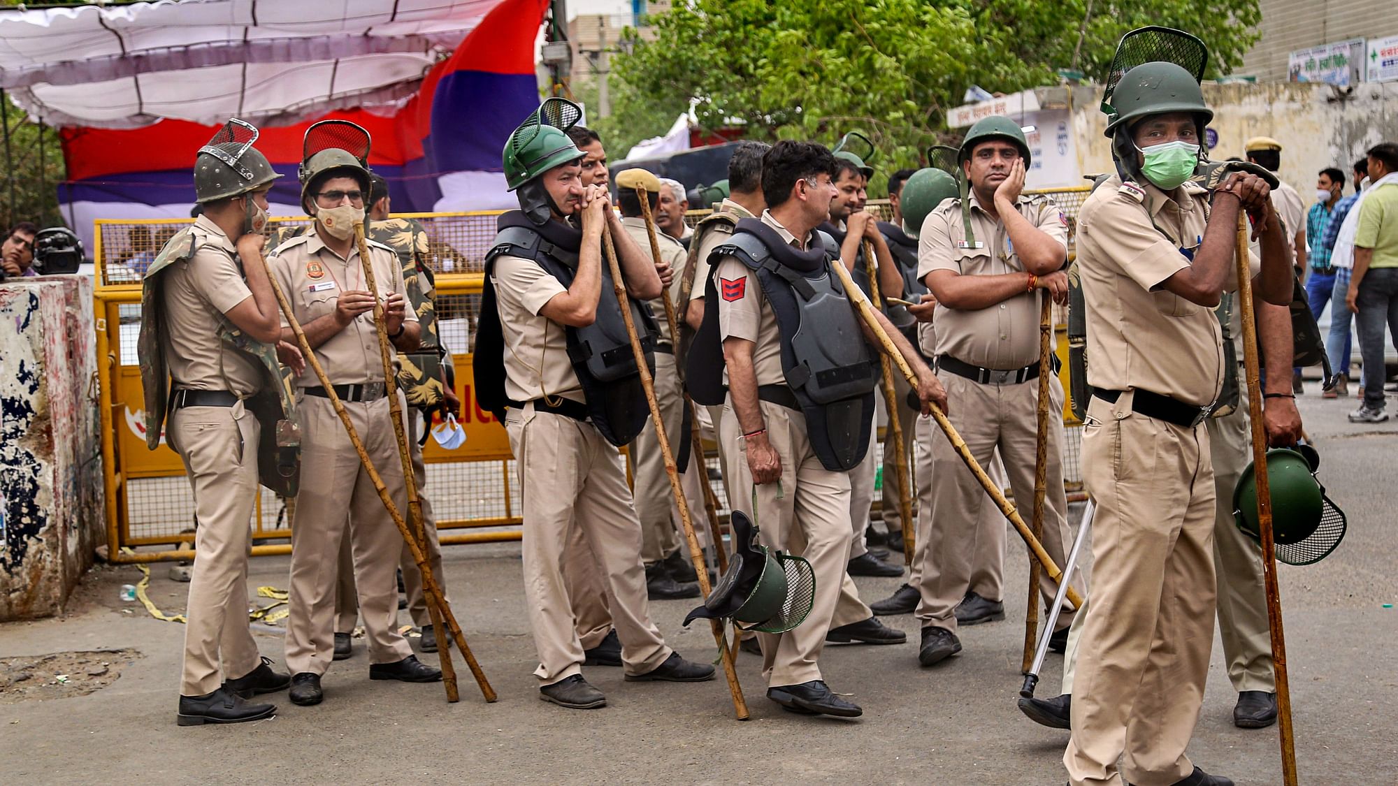 <div class="paragraphs"><p>As heavy police deployment and barricading continues in Delhi's Jahangirpuri on Friday, 22 April, Delhi Police Commissioner Rakesh Asthana has asked the Enforcement Directorate to take action against Ansar, the main accused in the Jahangirpuri case.</p></div>