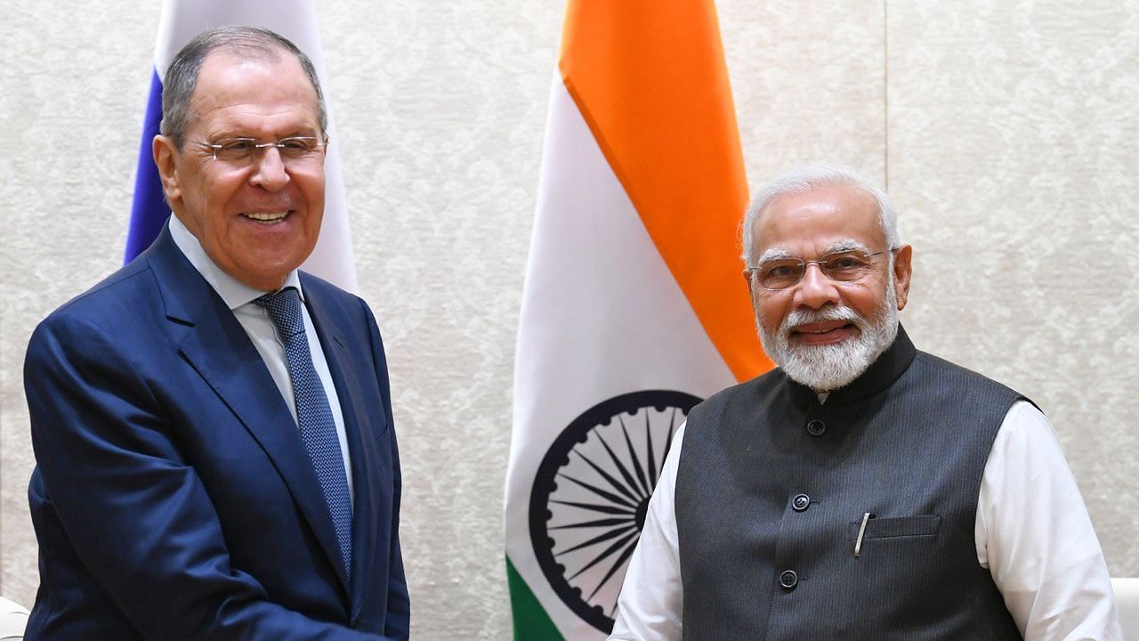 <div class="paragraphs"><p>Prime Minister Narendra Modi on Friday, 1 April, met Russian Foreign Minister Sergey Lavrov, who is on a visit to New Delhi amid the war in Ukraine.</p></div>