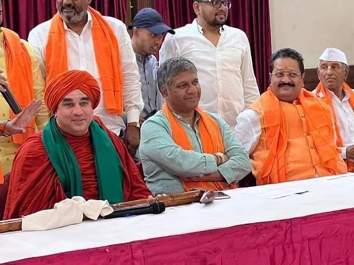 A Panchamasali seer and a Jangama seer have affected the Lingayat sub-caste balance that BJP has been banking on.