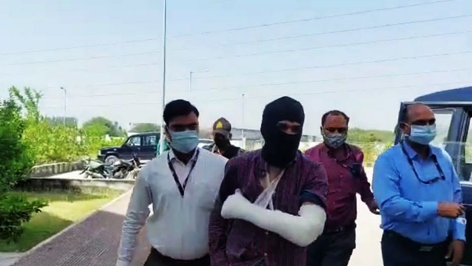 <div class="paragraphs"><p>Ahmad Murtaza Abbasi, the accused in the Gorakhnath temple attack case, has been brought to Lucknow to the Anti-Terror Squad (ATS) headquarters for further investigations.<br></p></div>