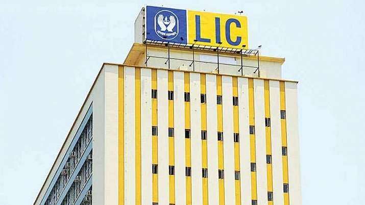 LIC Fixes Price Band at Rs 902-949 per Share for Rs 21,000 Crore Mega IPO