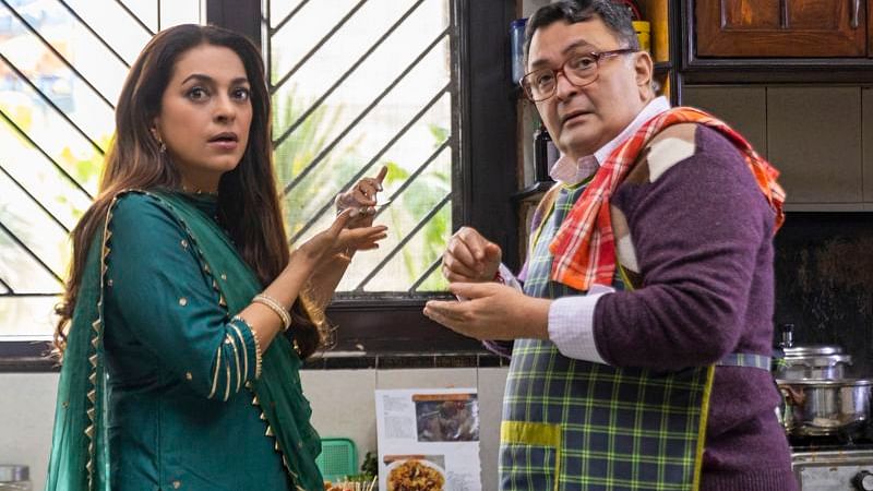 <div class="paragraphs"><p>Juhi Chawla and Rishi Kapoor in 'Sharmaji Namkeen'.</p></div>