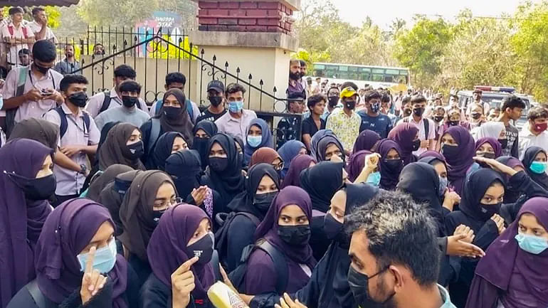 Karnataka Extends Ban on Hijab to Teachers Ahead of Upcoming PU-II Exams