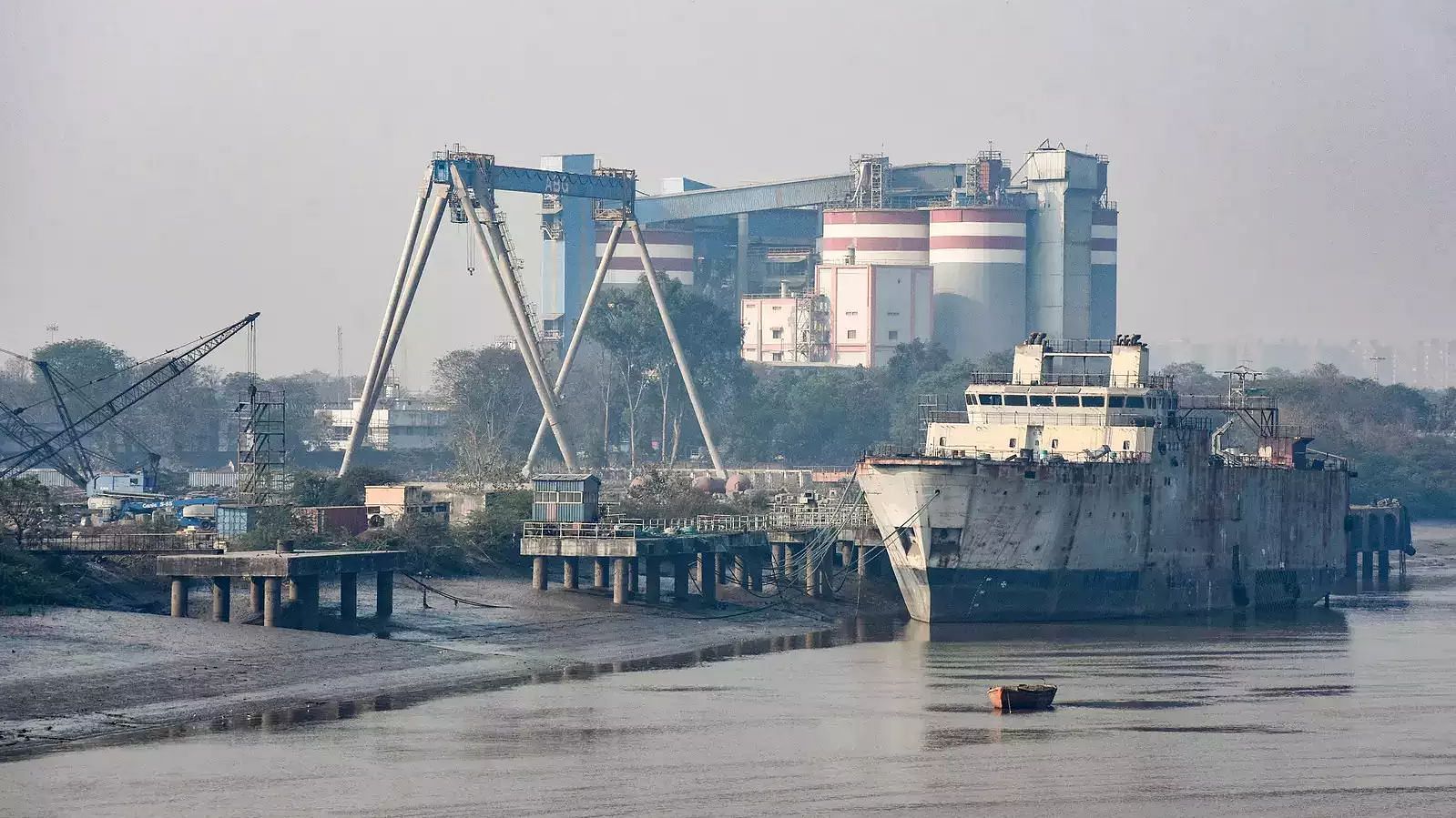 <div class="paragraphs"><p>ABG Shipyard in Mumbai</p></div>