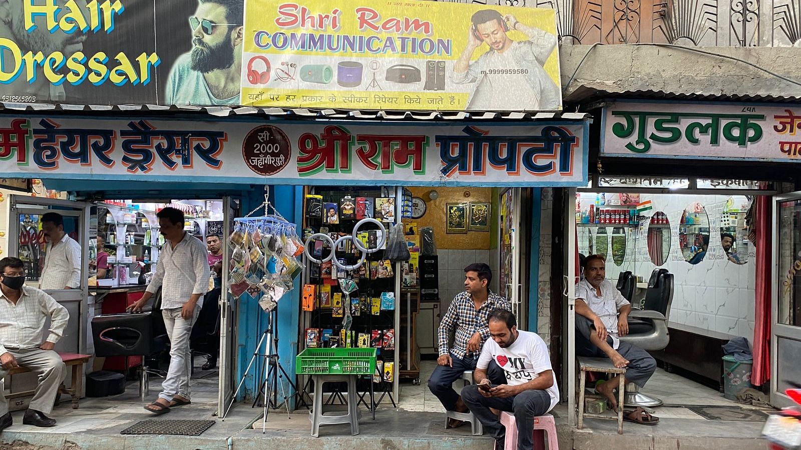 <div class="paragraphs"><p>The otherwise bustling Jahangirpuri C-block market wore a deserted look on 18 April evening.</p></div>