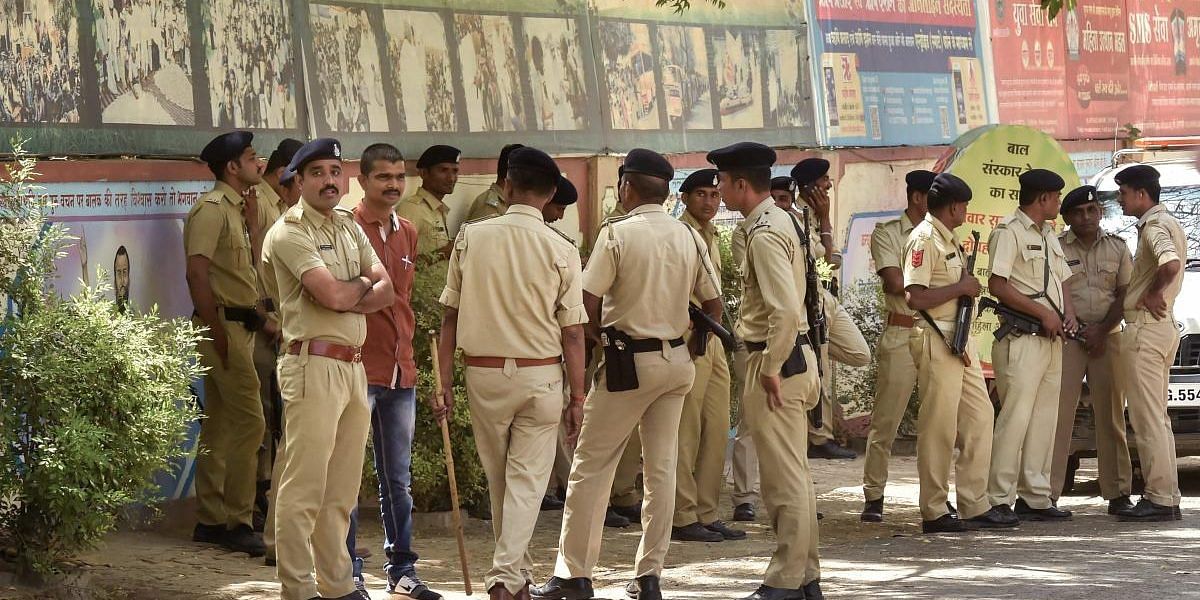 <div class="paragraphs"><p>The Vadodara city police detained at least 20 people on 18 April, as the Raopura Street area remained tense after a night of violence.</p></div>