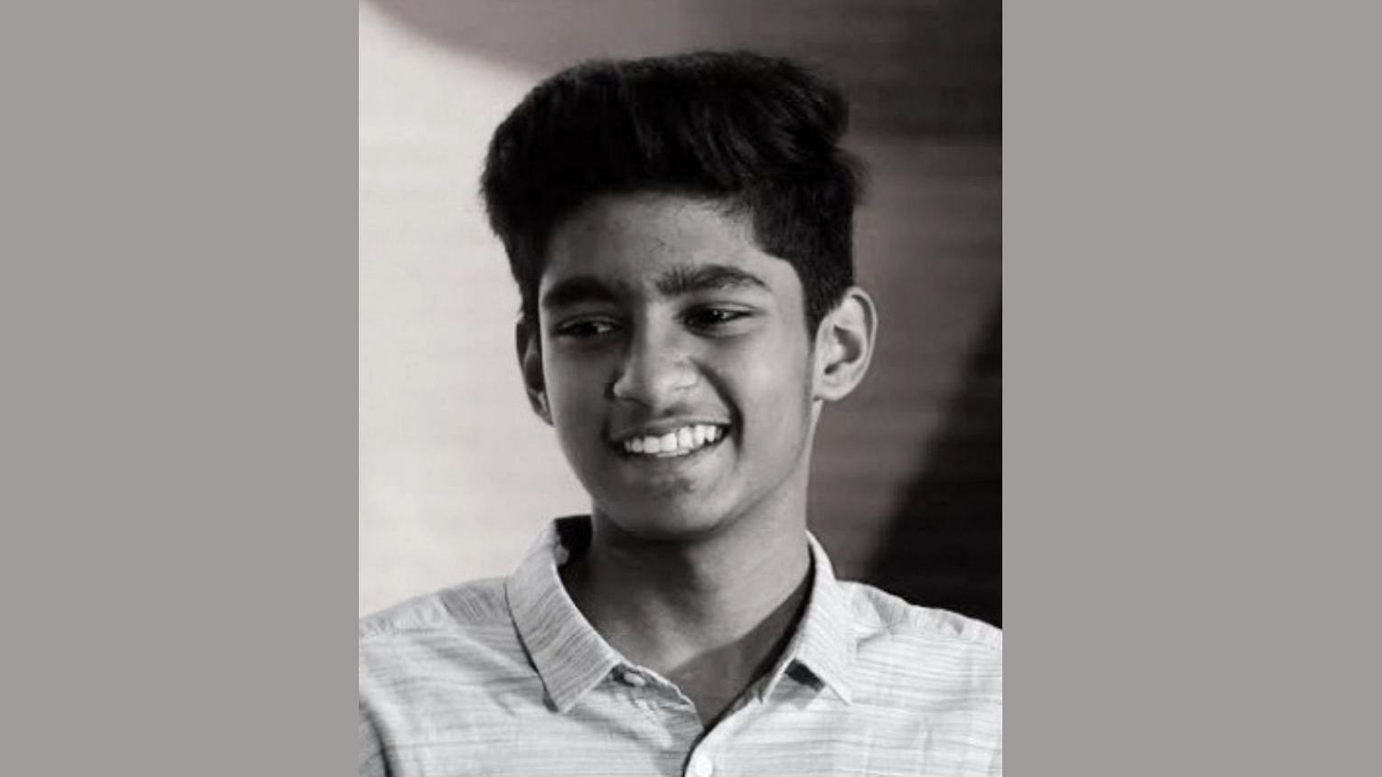 <div class="paragraphs"><p>Vishwa Deenadayalan, a table tennis player from Tamil Nadu, died and three of his teammates were injured in a road mishap in Meghalaya, the police said.</p><p></p></div>