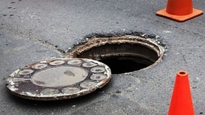 <div class="paragraphs"><p>Two men, including one person who went to rescue the other, died inside a sewer pit in the national capital on Wednesday, 27 April, an official said.</p></div>