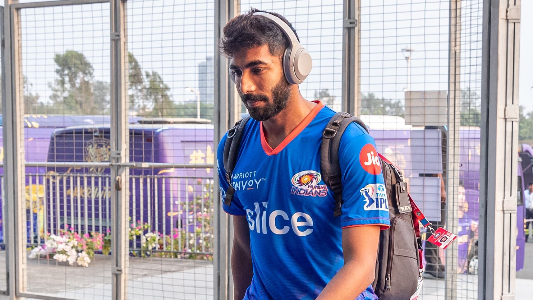 <div class="paragraphs"><p>Jasprit Bumrah walks into the stadium at Pune</p></div>