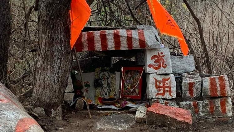 <div class="paragraphs"><p>A stone structure inside the University of Hyderabad was converted into a Ram temple on the occasion of Rama Navami on Sunday, April 10, which has raised concern among students.</p></div>