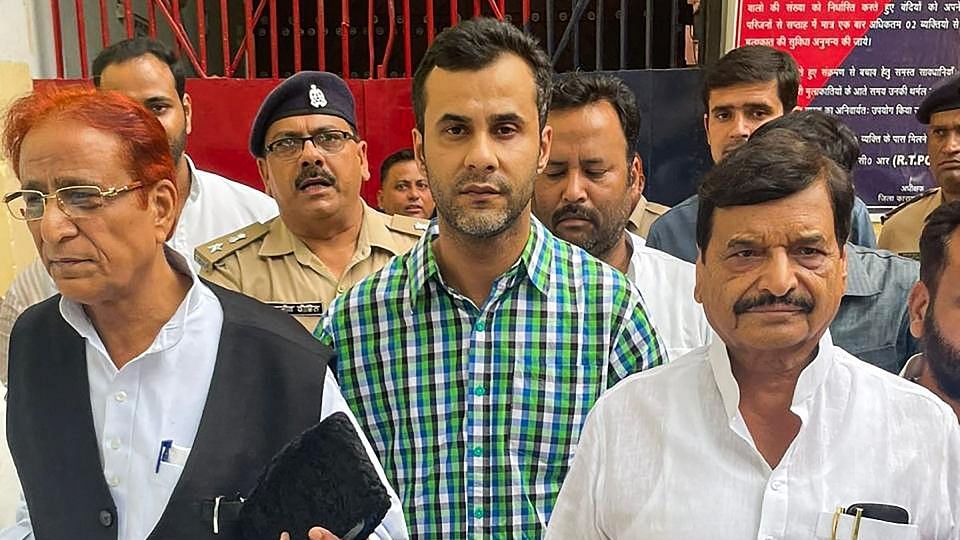 <div class="paragraphs"><p>Samajwadi Party leader Azam Khan was released from Sitapur district jail on Friday, 20 May, in a matter concerning Kotwali Police Station in Rampur.</p></div>