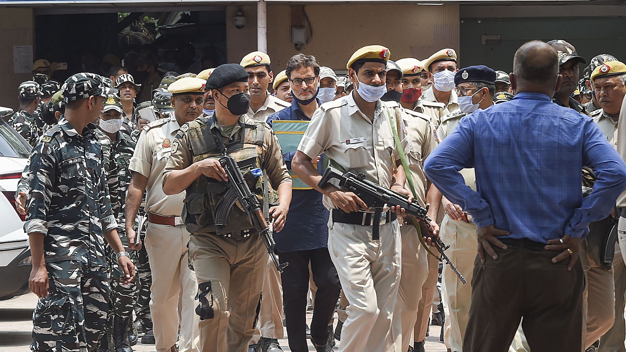 <div class="paragraphs"><p>Kashmiri separatist leader Yasin Malik being produced at Patiala House court, in New Delhi, Wednesday, 25 May 25 2022. </p></div>