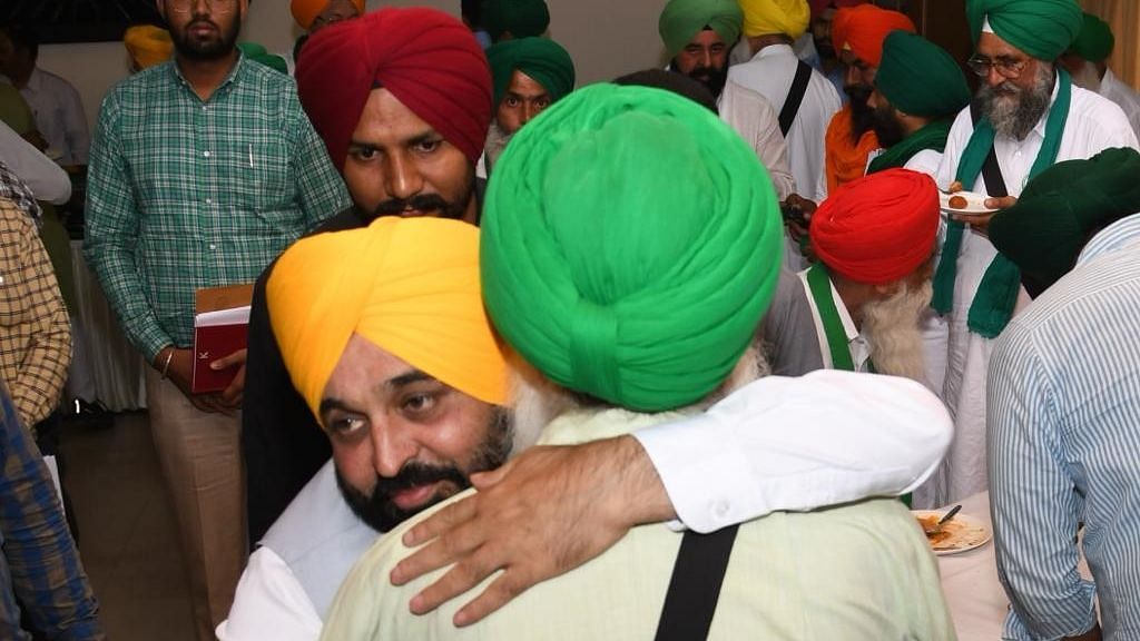 <div class="paragraphs"><p>The stalemate between protesting farmers and the Punjab government ended on Wednesday, 18 May, with a consensus on most of their demands, comprising beginning paddy sowing from 10 June.</p></div>