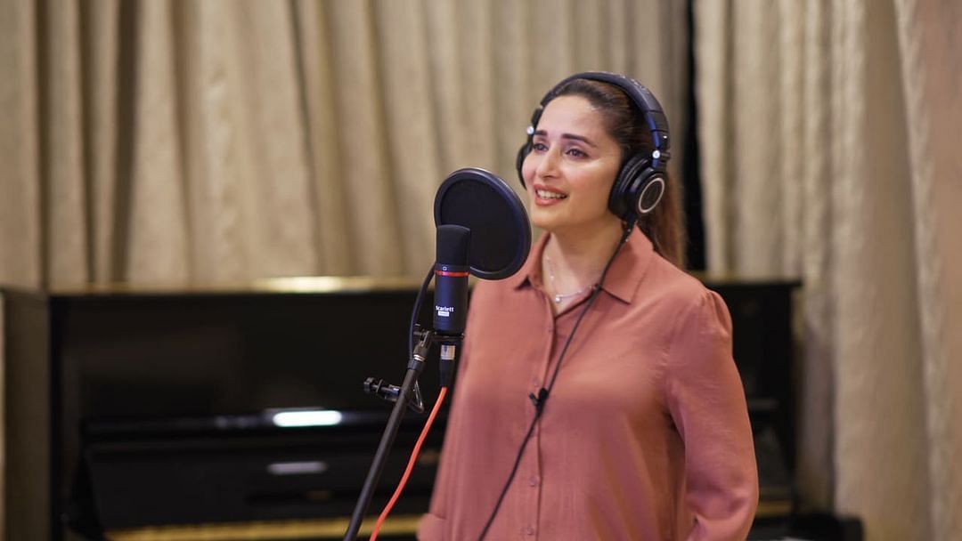 Here's Why Madhuri Dixit Chose To Sing Her 2nd Song in English Instead of Hindi