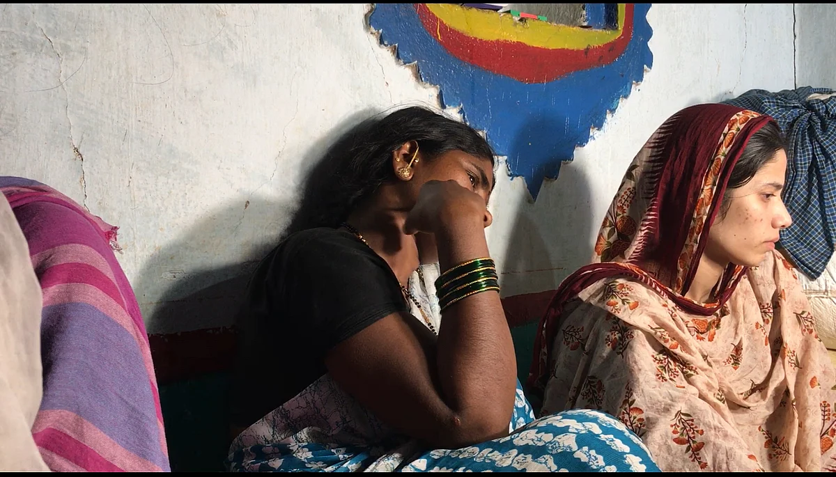 <div class="paragraphs"><p>Ashrin Sultana with Nagaraju's relatives.</p></div>