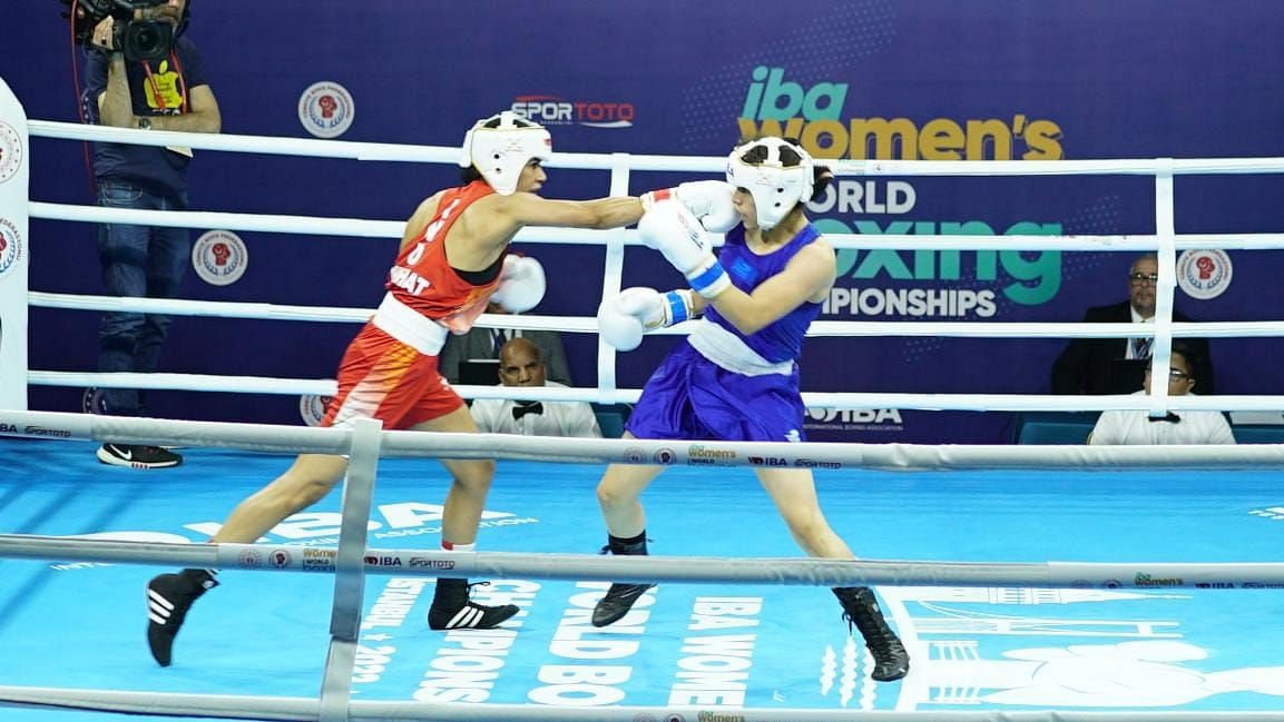 <div class="paragraphs"><p>Indian Boxer Nikhat Zareen (in red) in action during the 2022 Women's World Boxing Championships.&nbsp;</p></div>